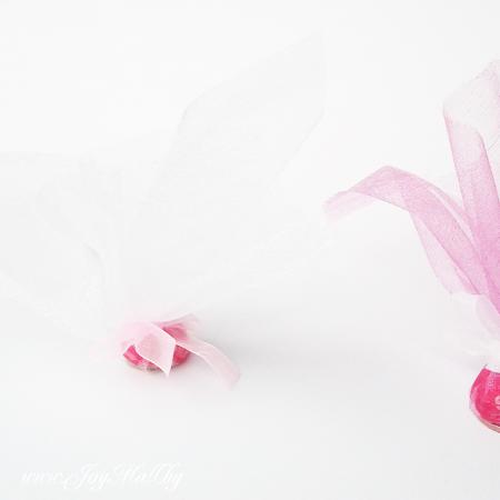 Изчерпани продукти  Сватбена кошничка/късметче в бяло с розова панделка за хвърляне