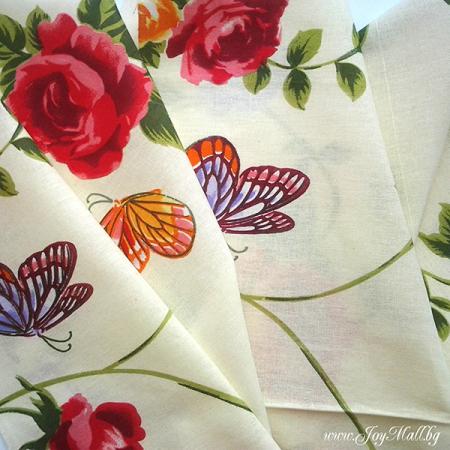 Изчерпани продукти  Текстилна салфетка Рози и пеперуди